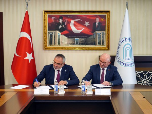 TSE başkanı ile Ankara Yıldırım Beyazıt Üniversitesi Rektörü İş Birliği Protokolü İmzaladı.